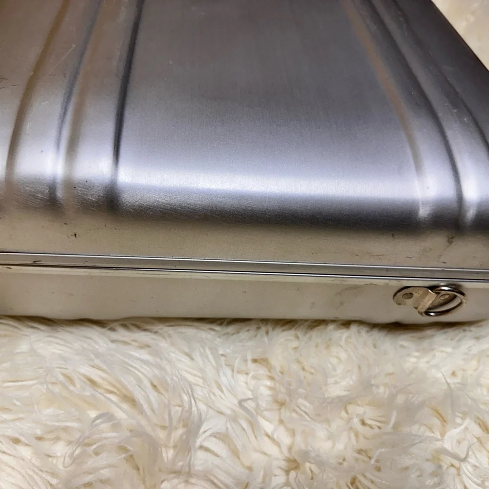 Halliburton Zero briefcase - Picture 6 of 12